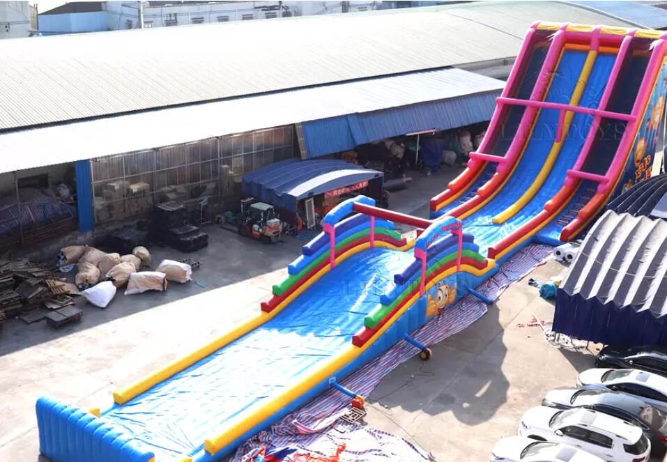 How to choose large inflatable slides