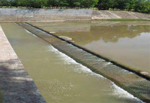 Spillway Crest Gates: Controlling Water Flow in Dam Structures