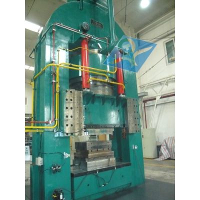 How To Operate a Manual Hydraulic Press?