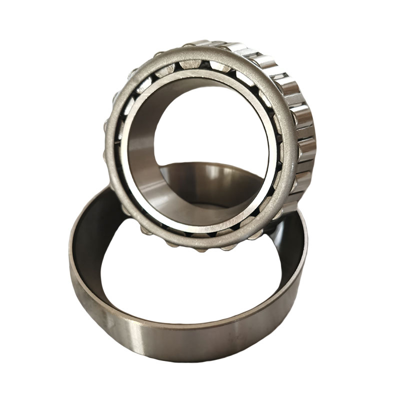 What are the difference between ball bearings and roller bearings?