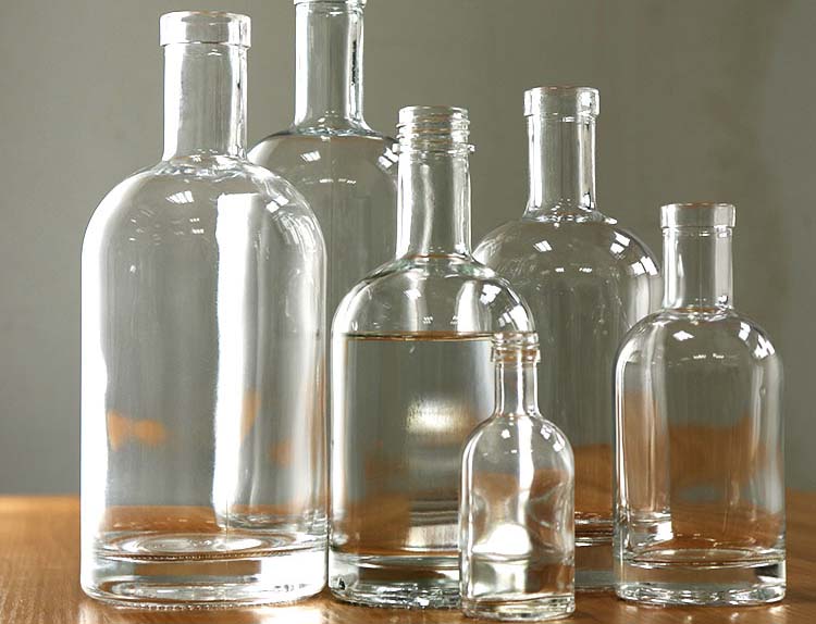 Factors to Consider for Custom Glass Bottles