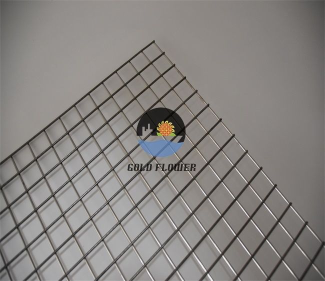 How do you install welded wire fencing?