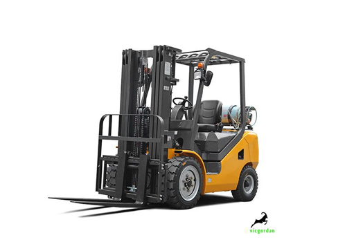 What Is the Difference Between a Forklift and a Fork Truck?