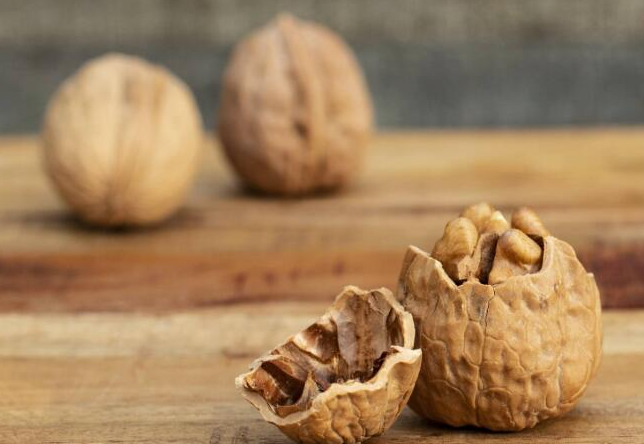  Unraveling the Mystery: Why Do We Soak Walnuts Overnight?