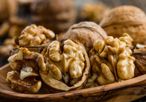 The Benefits of Soaking Walnuts Before Eating: Unlocking Nutritional Potential
