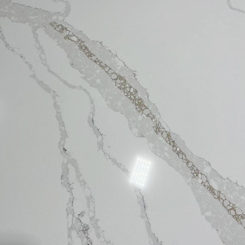 Exploring the Differences Between Carrara Marble and Quartz