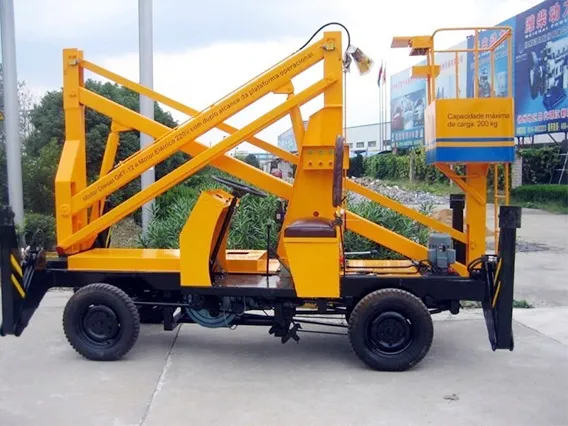 The Operating Instructions Of Self-propelled Cranking Lifting Platform
