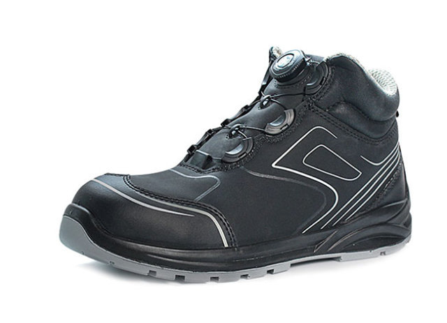 Are shoes easy to wear without laces? How to operate shoes equipped with lacing system?