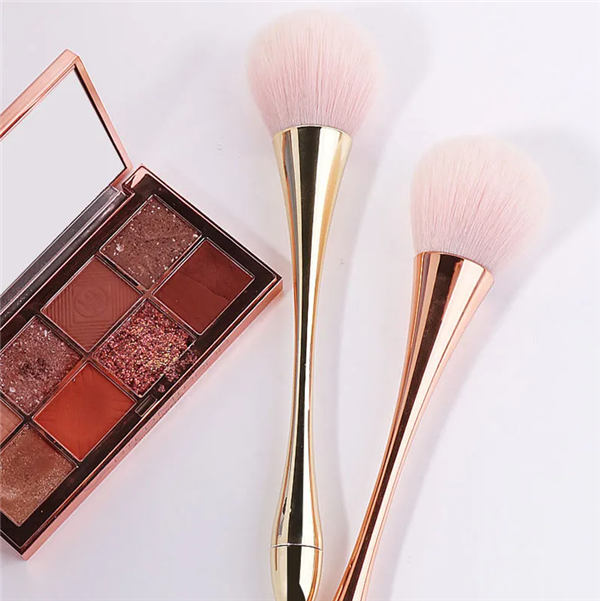 Makeup Brushes: Enhance Your Beauty Routine with the Right Tools